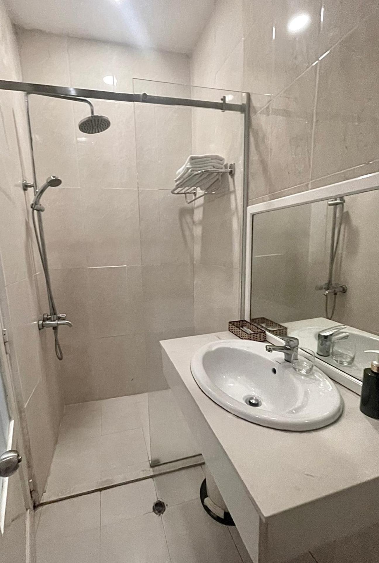 Queen Central Apartment Hotel Ho Chi Minh City Bagian luar foto